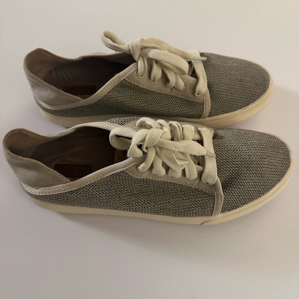 OluKai Women's Textured Gray and Cream Sneakers - Picture 4 of 6